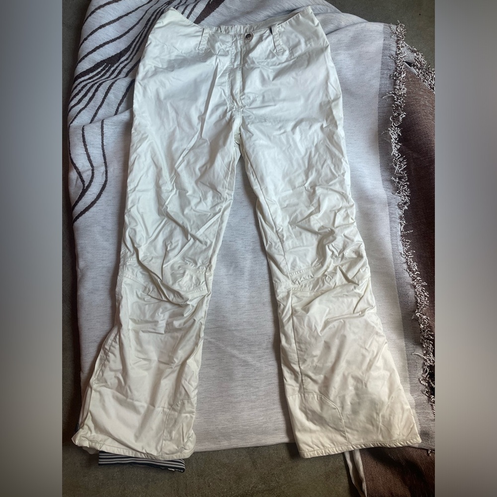 Obermeyer white women’s snowboard pants SIZE 4